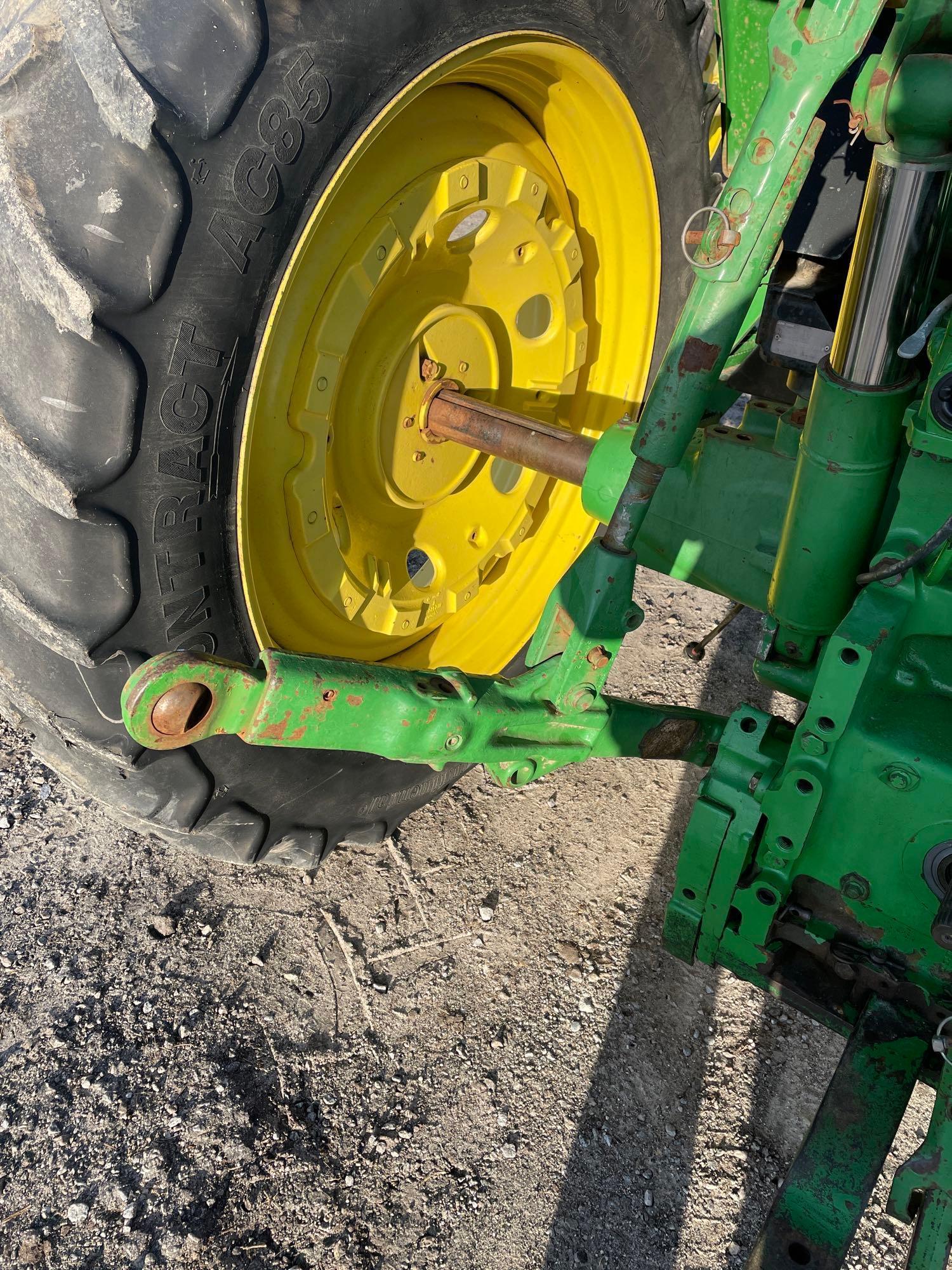 John Deere 7410