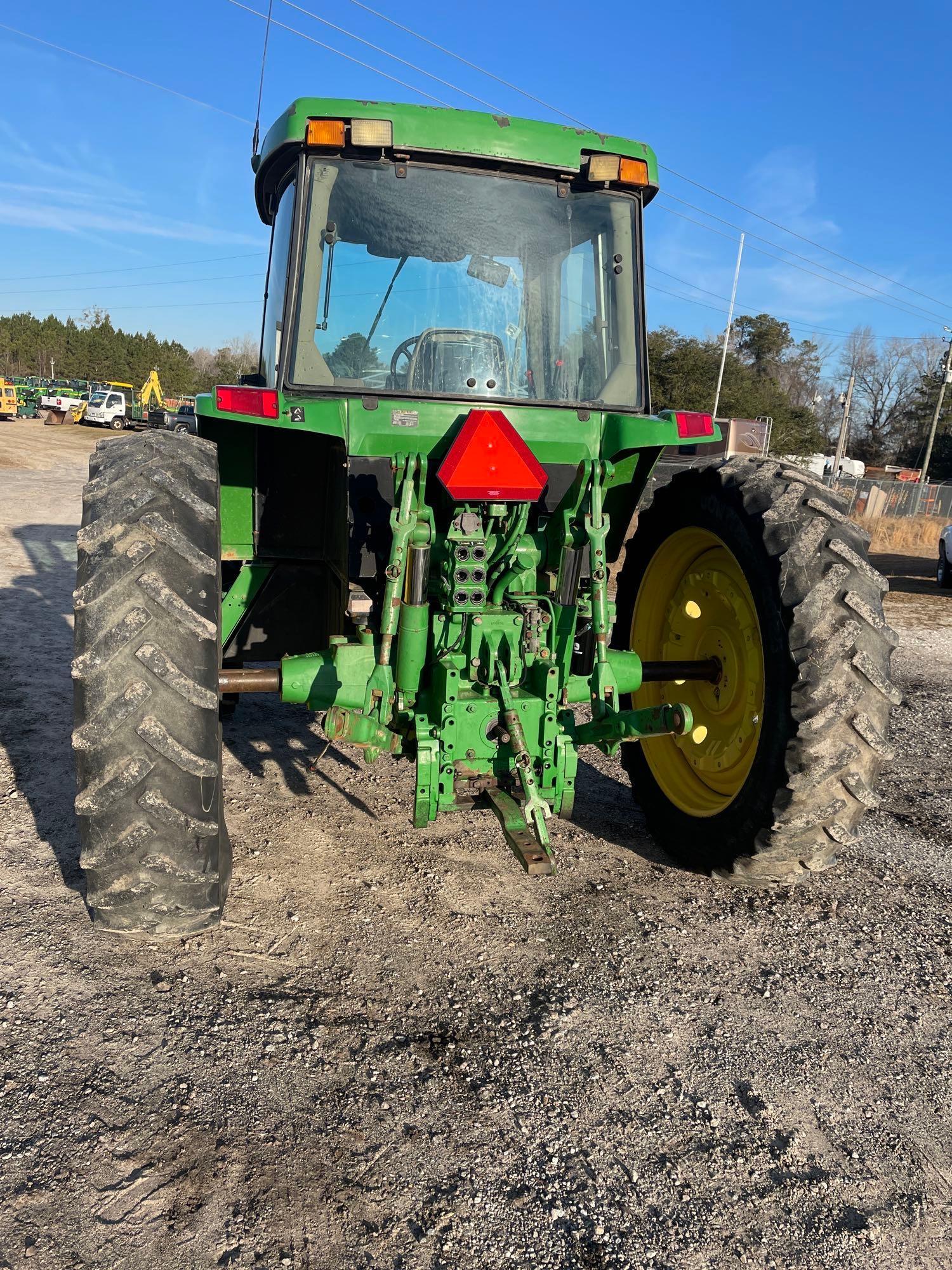 John Deere 7410