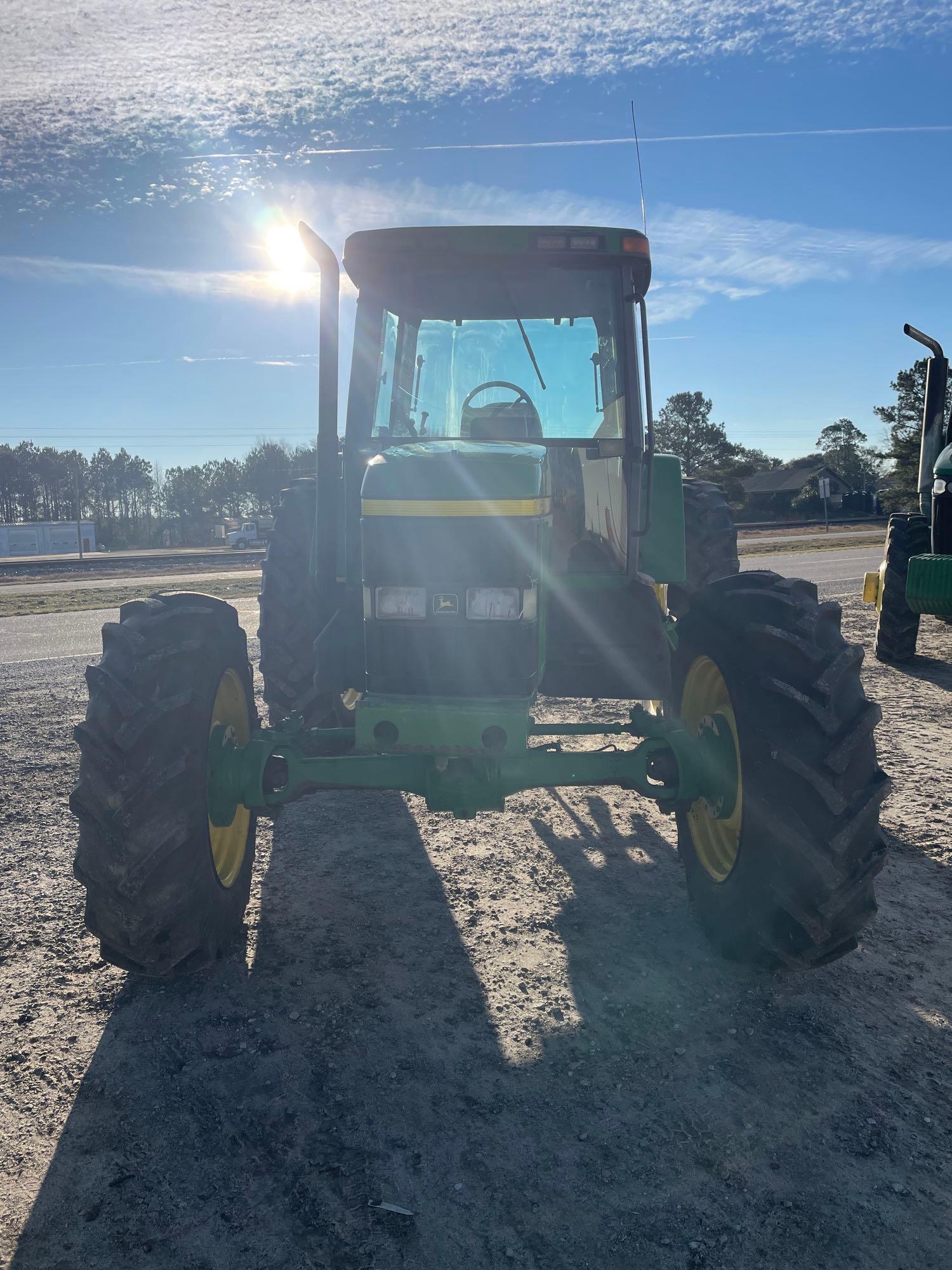 John Deere 7410