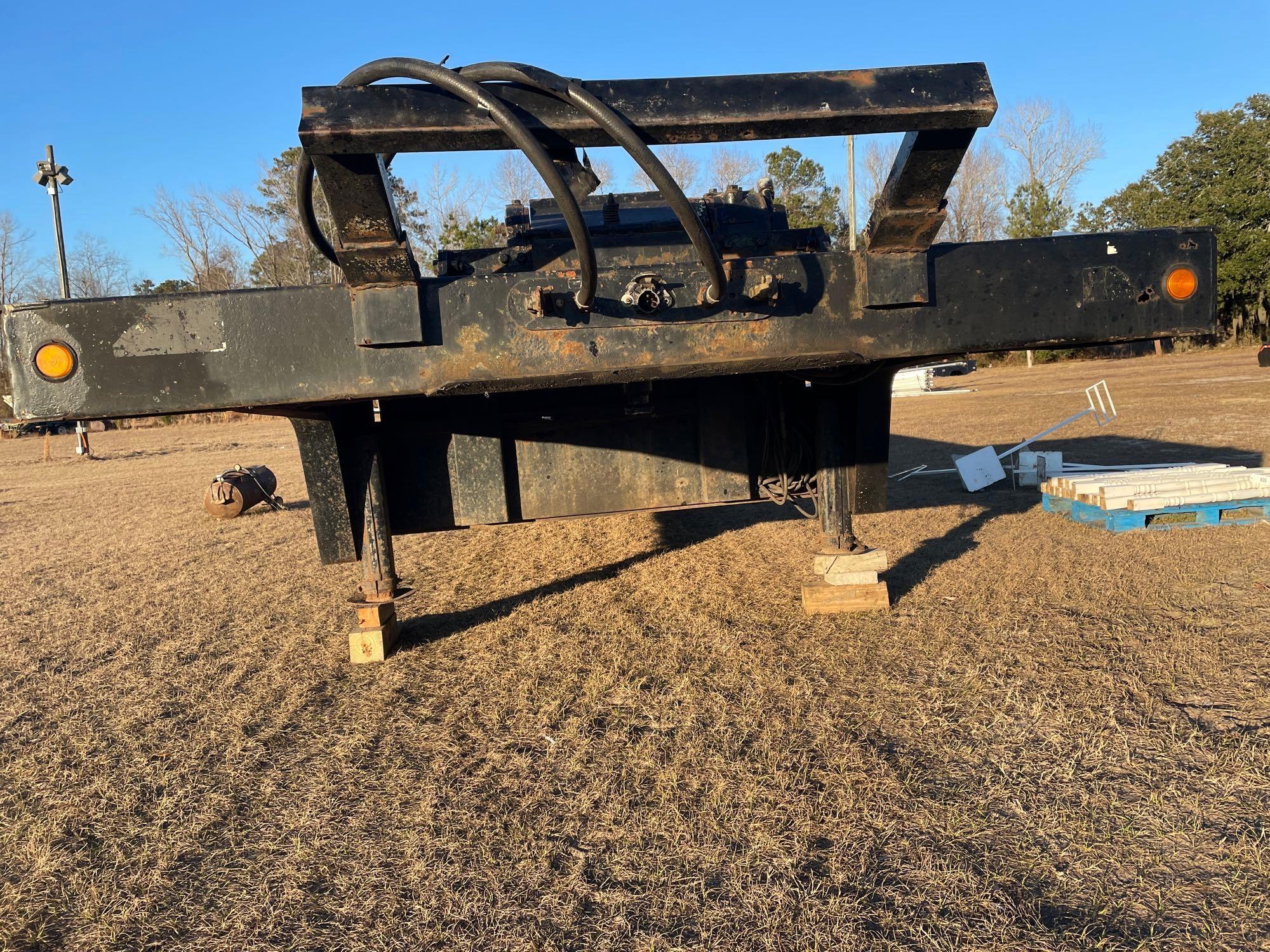 1999 Trail King Trailer