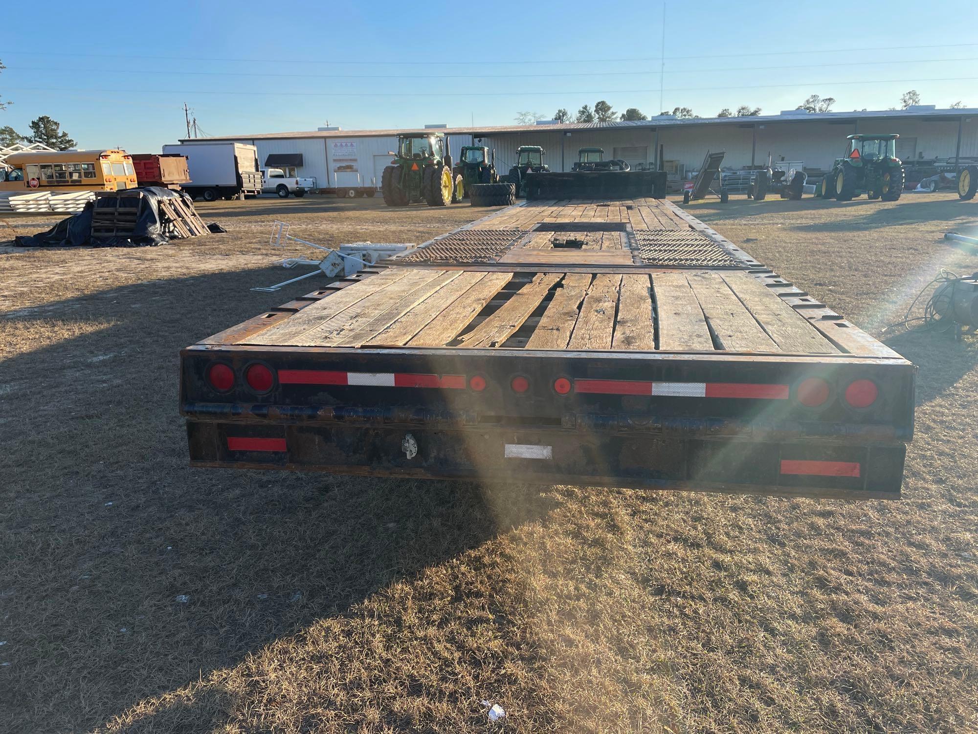 1999 Trail King Trailer