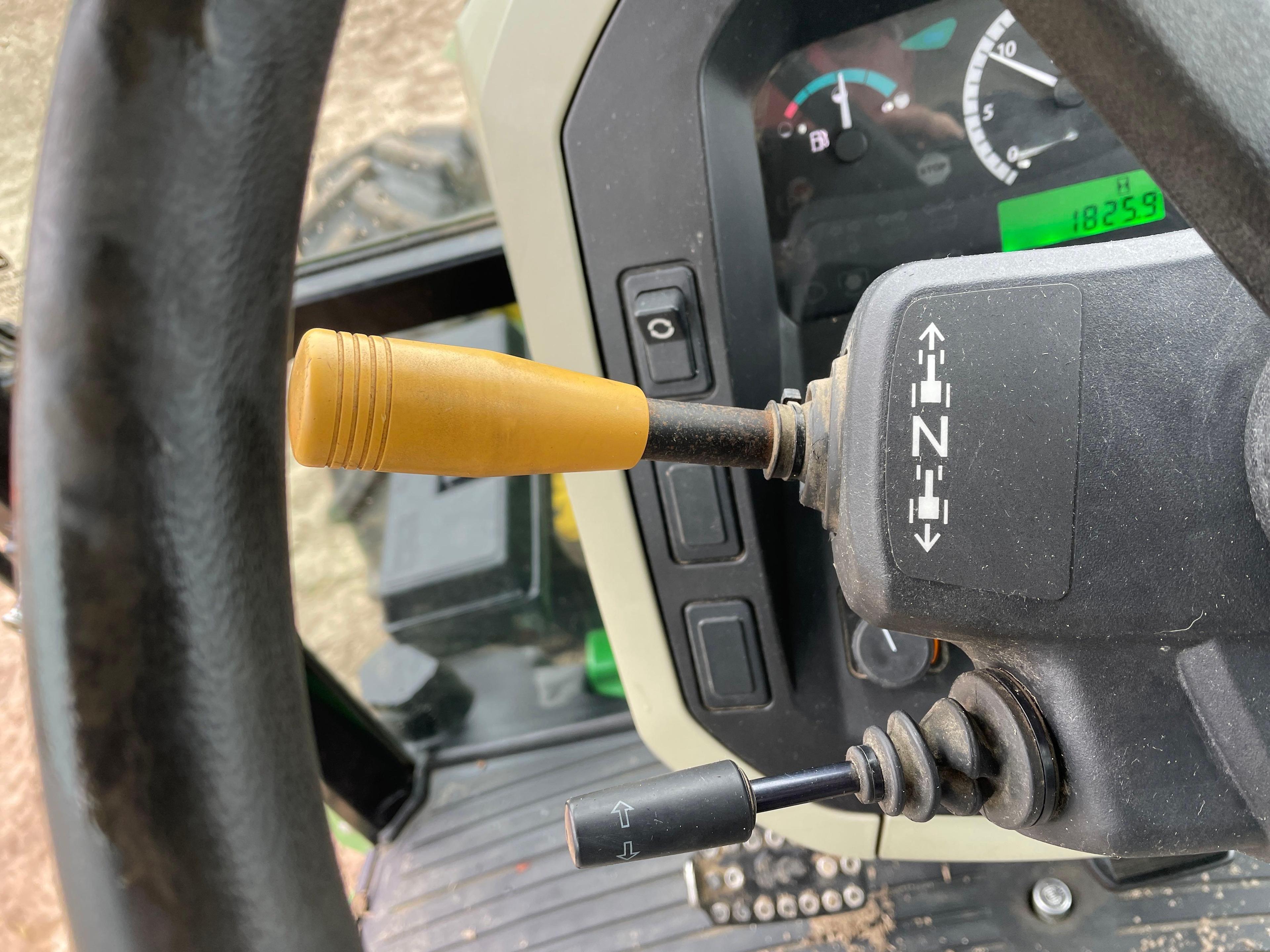 JOHN DEERE 5115M TRACTOR