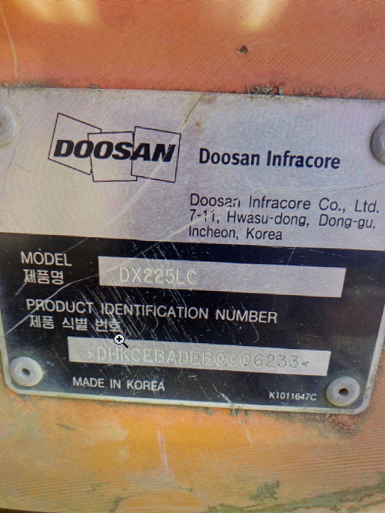 Doosan Trackhoe / Excavator