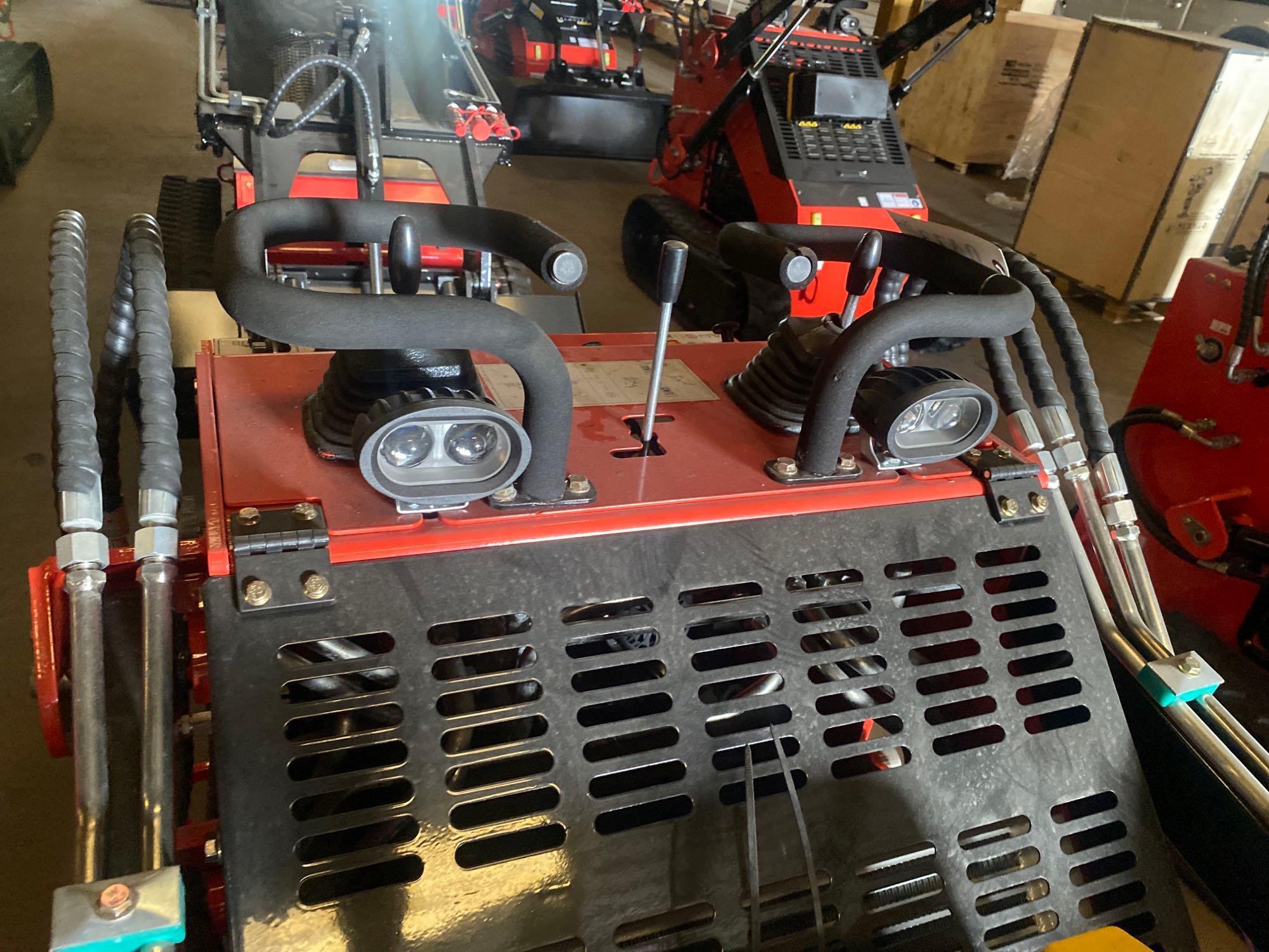 SKID STEER LOADER