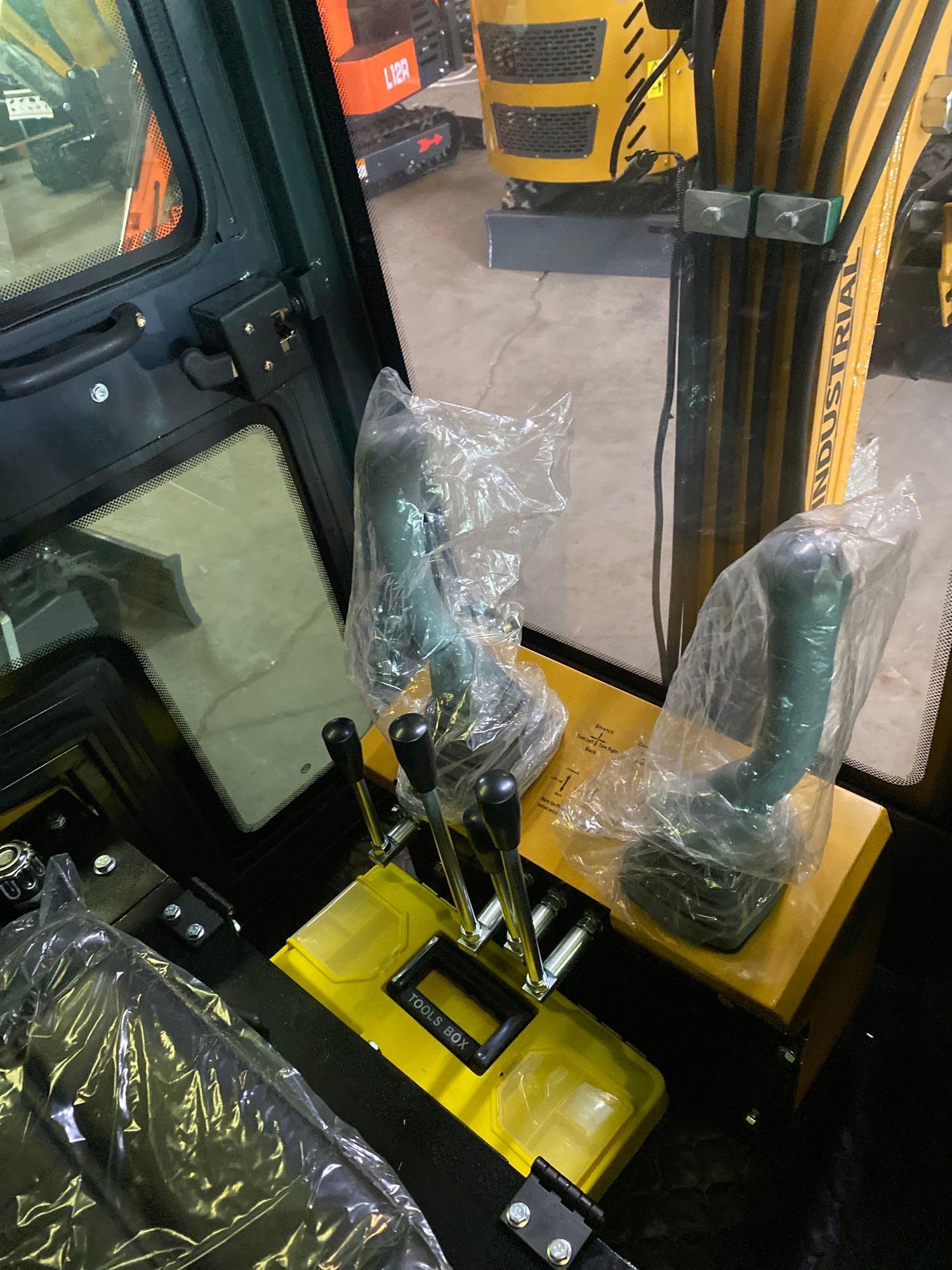 MINI EXCAVATOR H13R