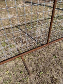 LIVESTOCK PEN WITH GATE