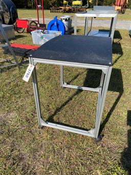 TABLE ON WHEELS