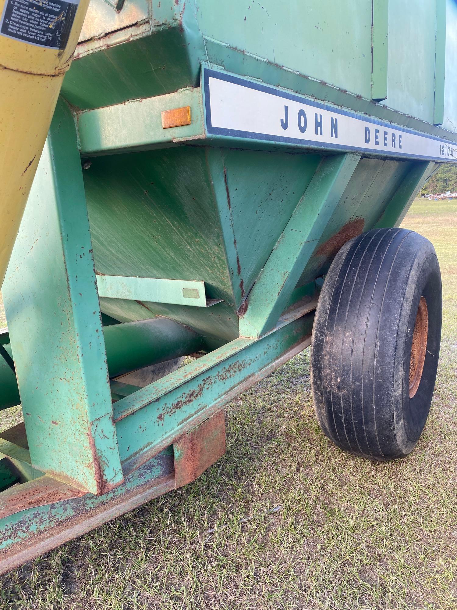 John Deere Grain Cart