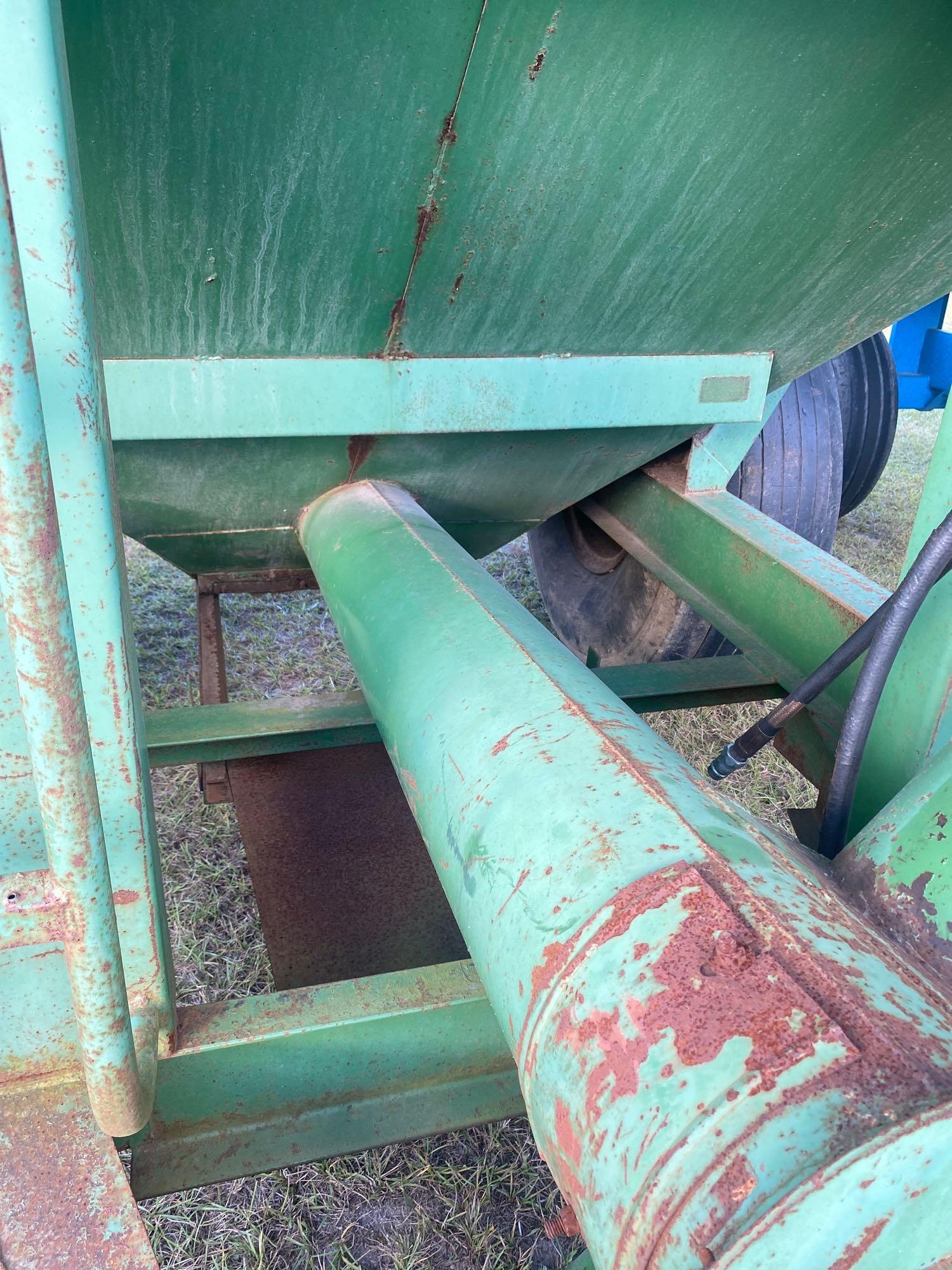John Deere Grain Cart
