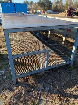 SHOP TABLE W/ AIR
