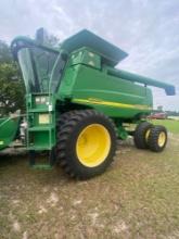 JOHN DEERE COMBINE