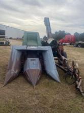 NEW IDEA CORN PICKER