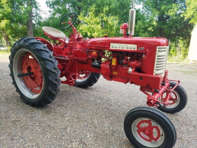 CLASSIC SHOW TRACTOR