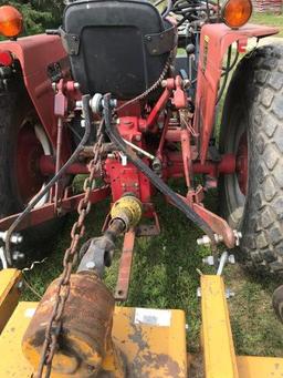 IH 284 w/ Loader & Bucket