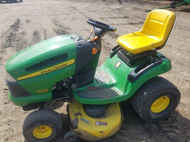 2007 John Deere Model LA120 Lawn Tractor