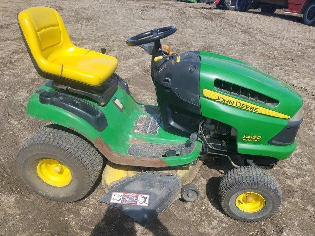 2007 John Deere Model LA120 Lawn Tractor