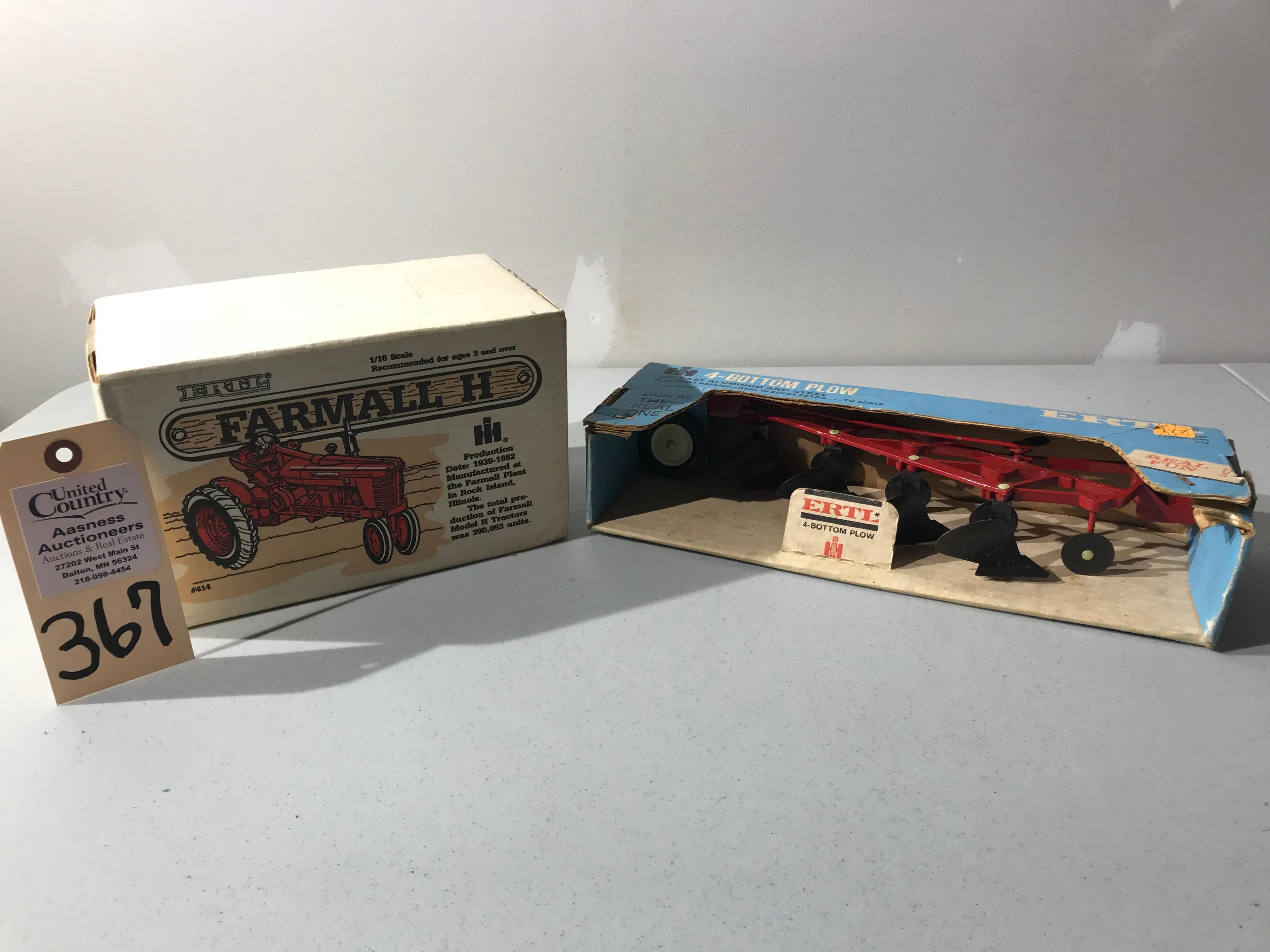 Ertl Farmall H & Ertl IH