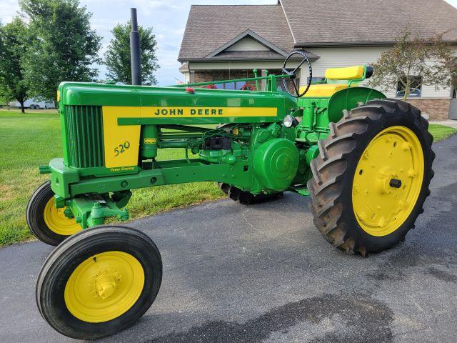 John Deere Model 520