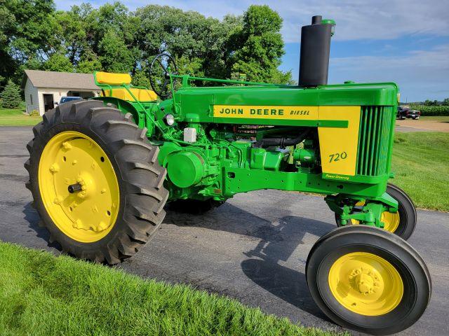 John Deere Model 720 Dsl