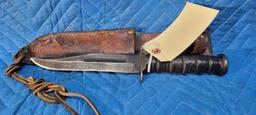 Camillus 11 3/4in Knife w/leather