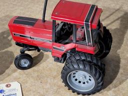 Ertl International 5288 Tractor and Case