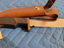 Smith & Wesson 9" vintage knife w/sheath