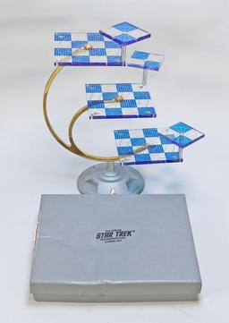 The Official Franklin Mint 1994 Star Trek Tridimensional 3D Chess Set