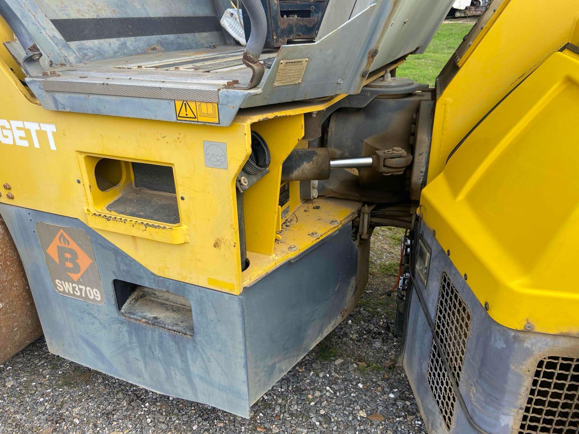 2015 Dynapac CC6200