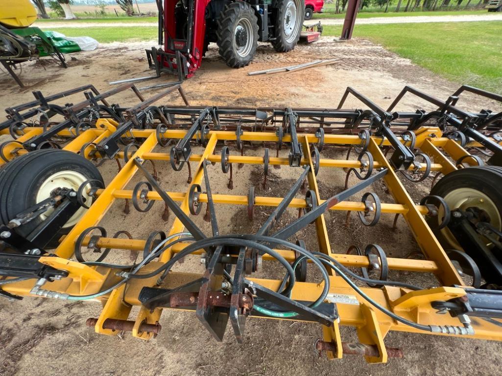 Taylor-Way 875 19ft Hydraulic Fold Field Cultivator