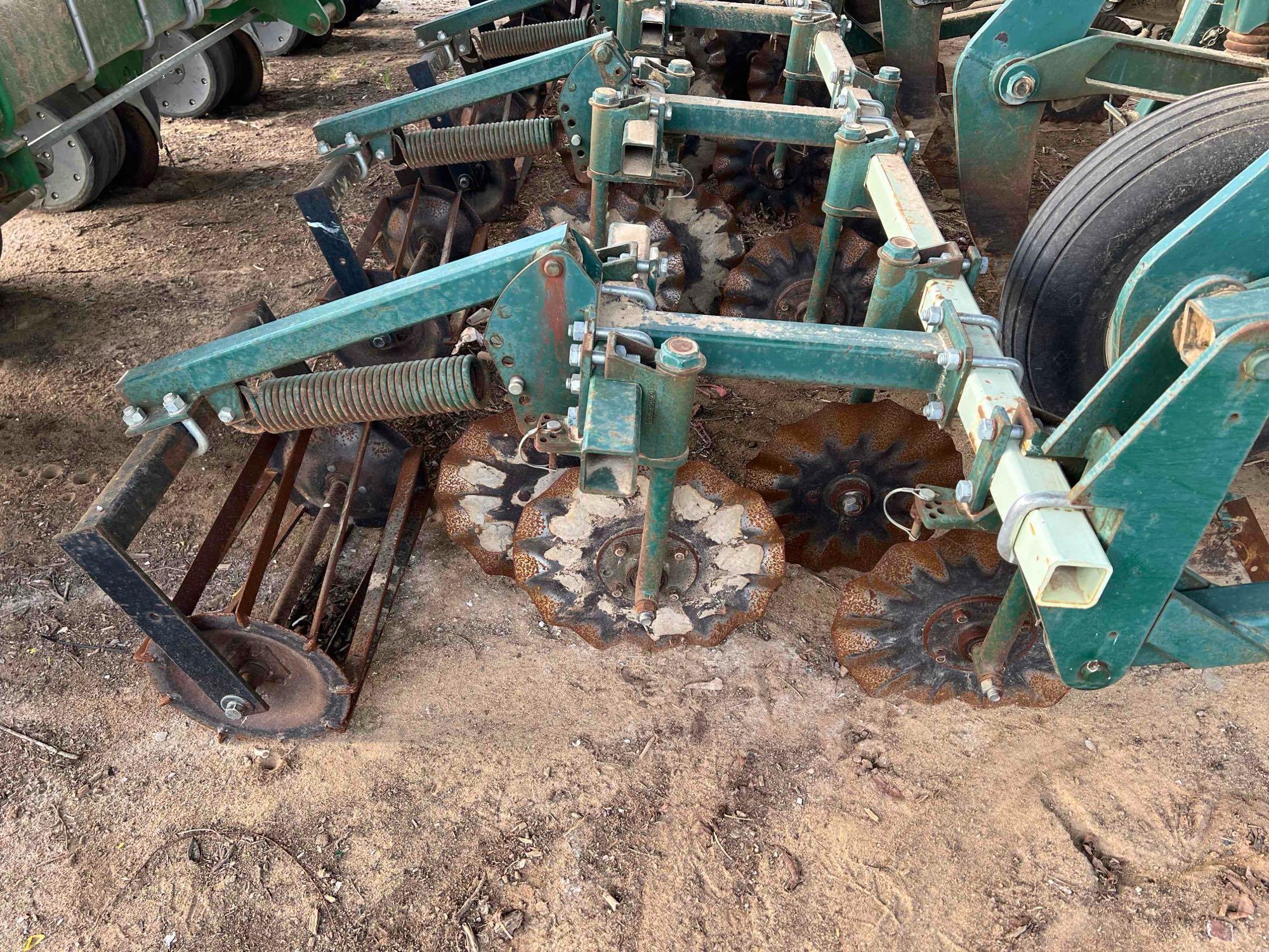 2007 KMC 6700 Strip Till With John Deere 1700 Planters