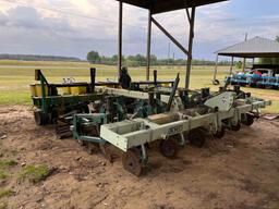 2007 KMC 6700 Strip Till With John Deere 1700 Planters