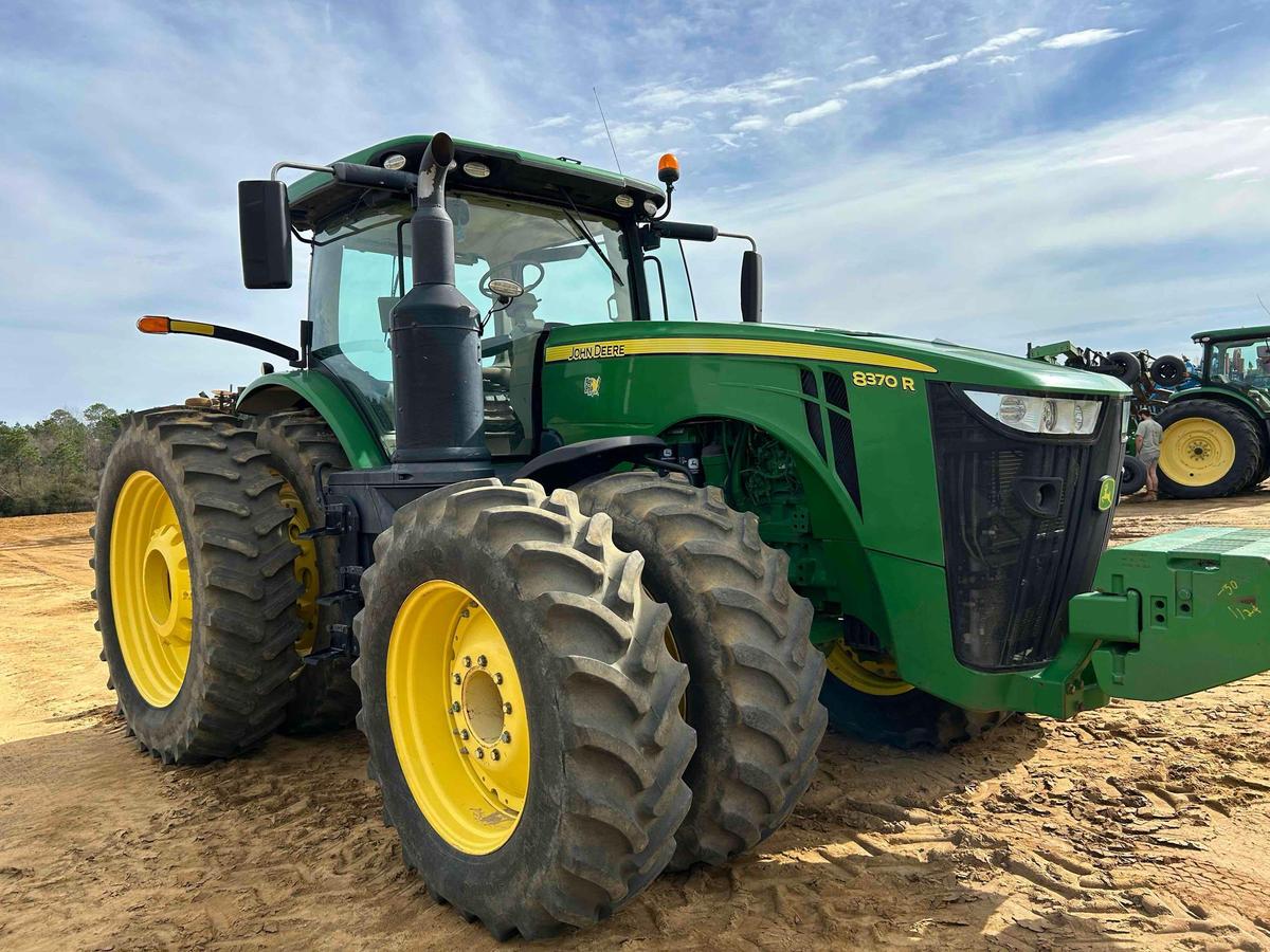 2017 John Deere 8370R