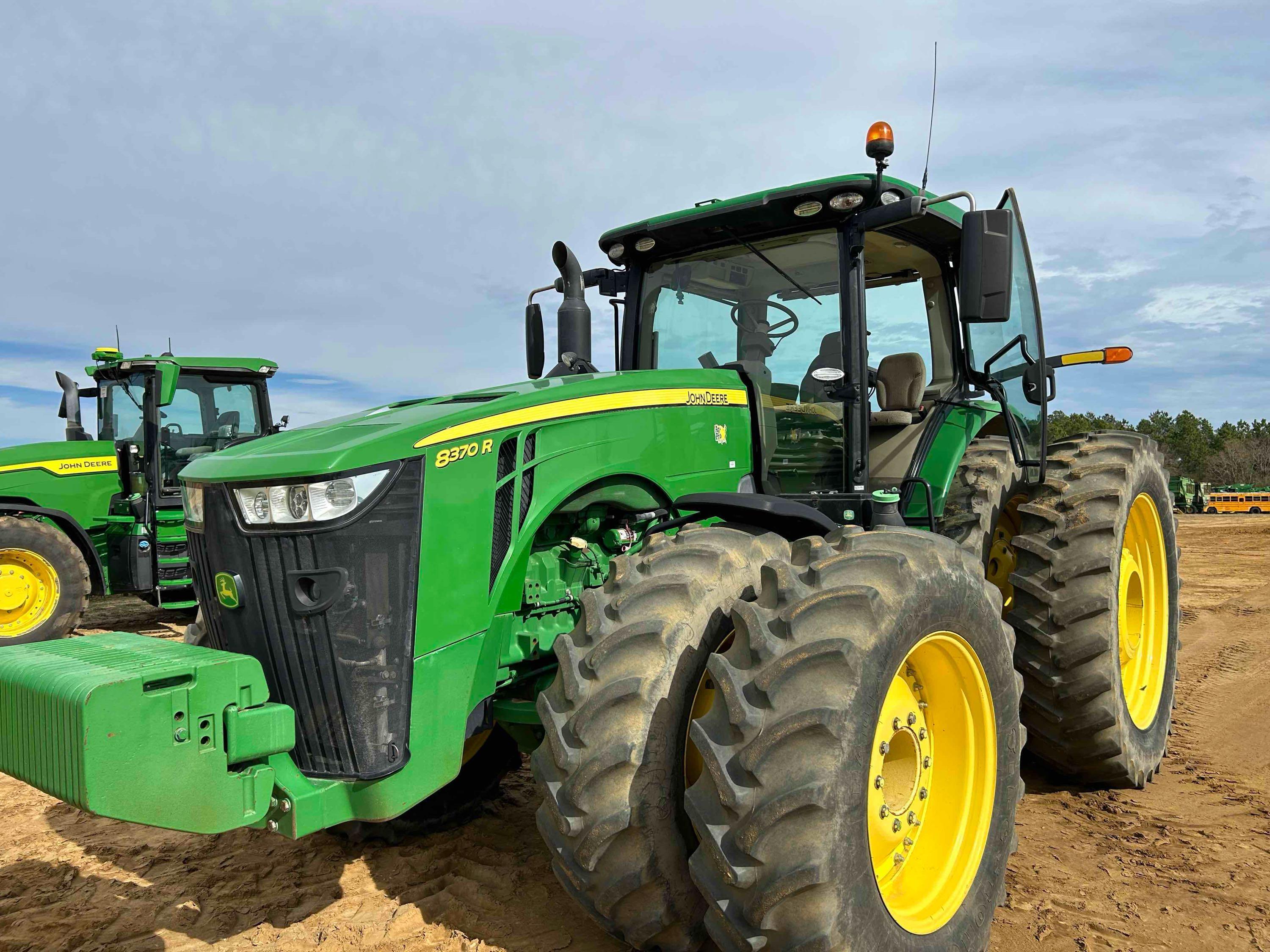 2017 John Deere 8370R