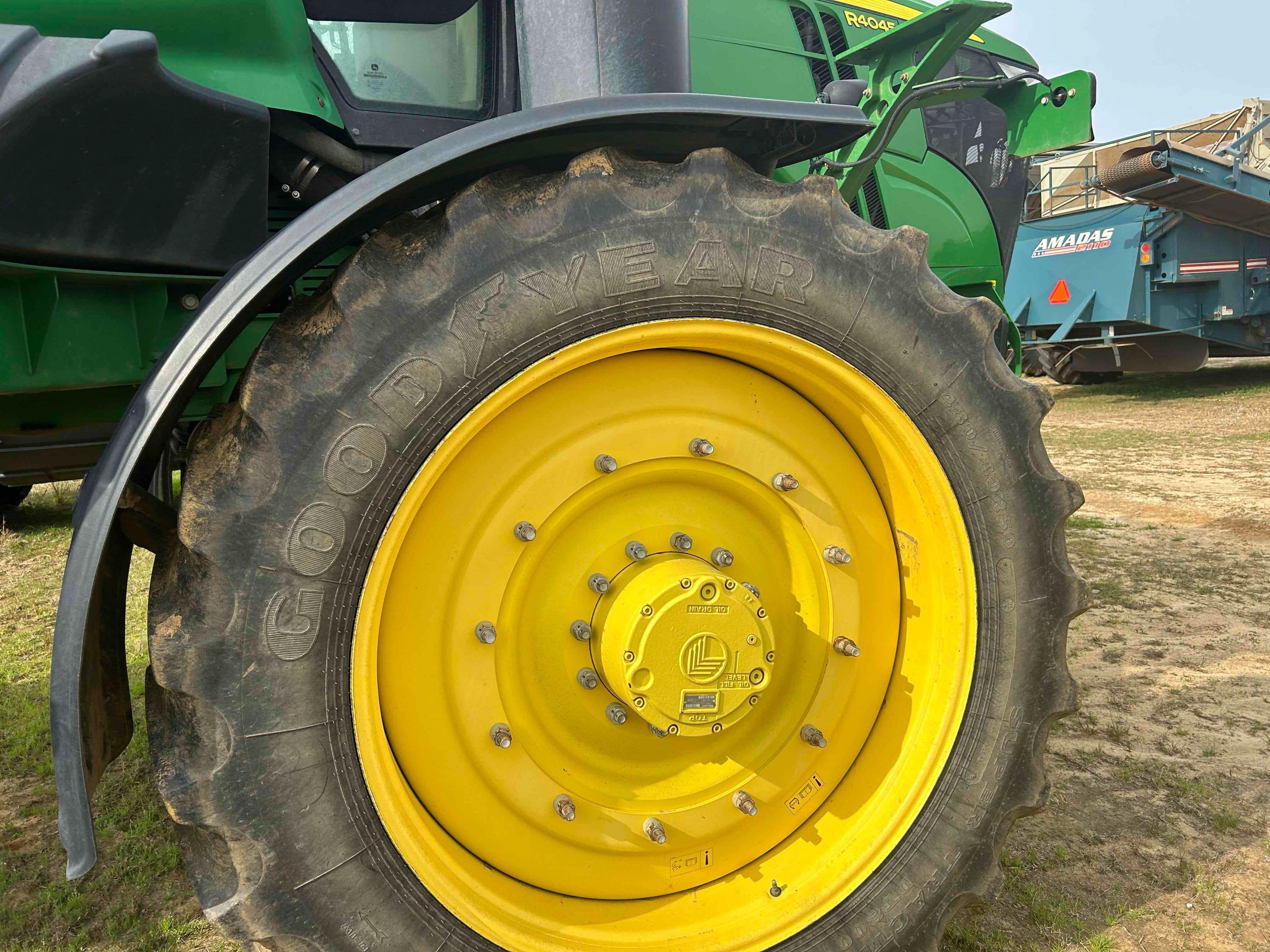 John Deere R4045