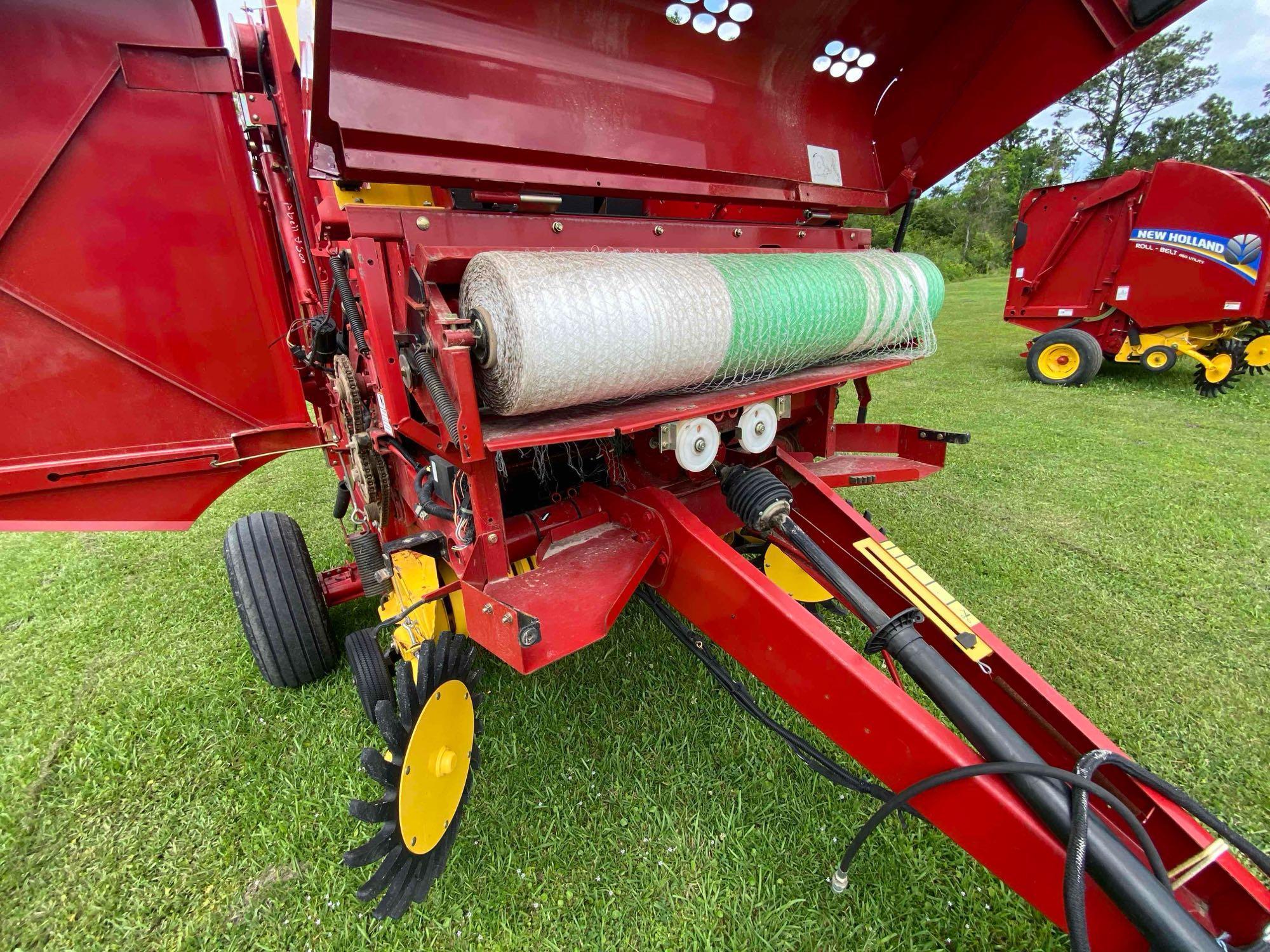 2019 New Holland RB450U Baler