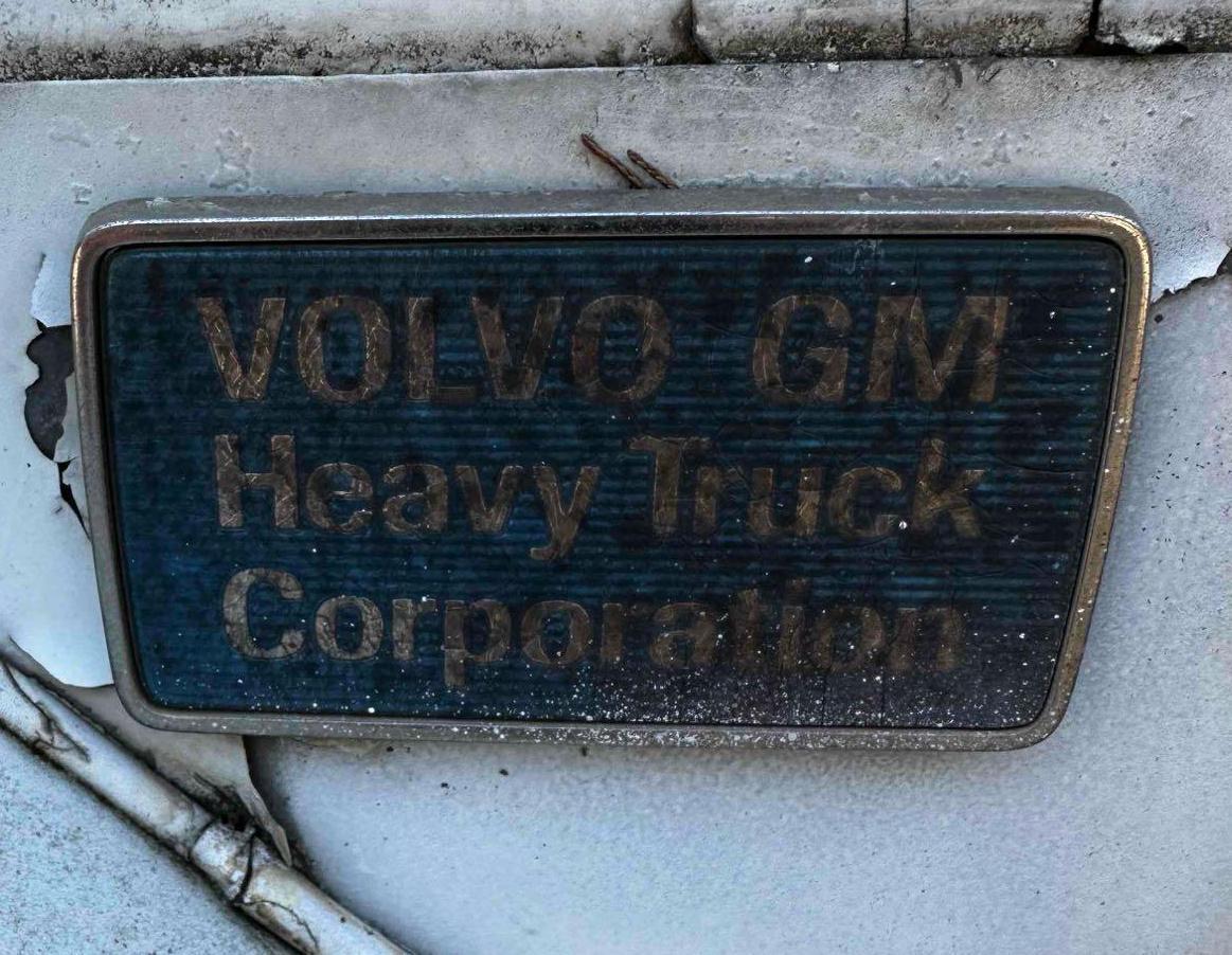 1988 Volvo GM Truck Tractor