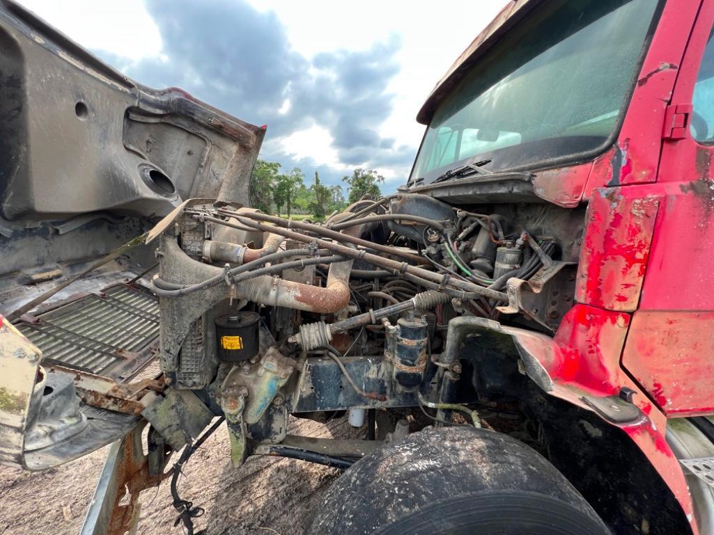 1996 Freightliner Chassis-Cab