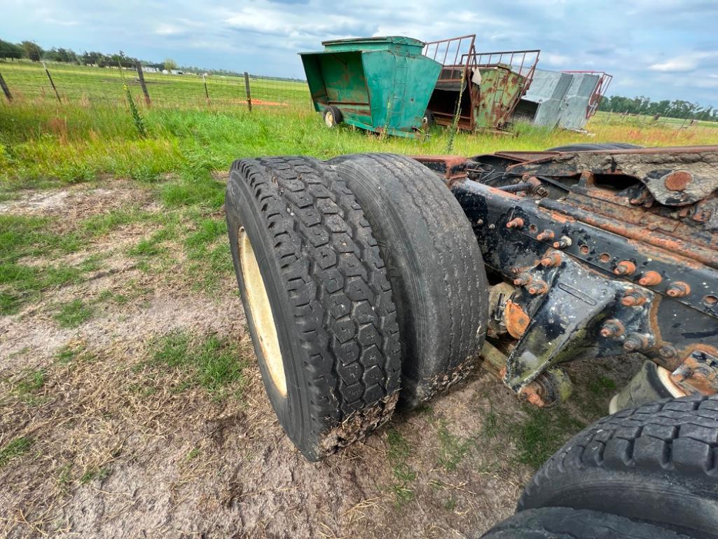 1996 Freightliner Chassis-Cab