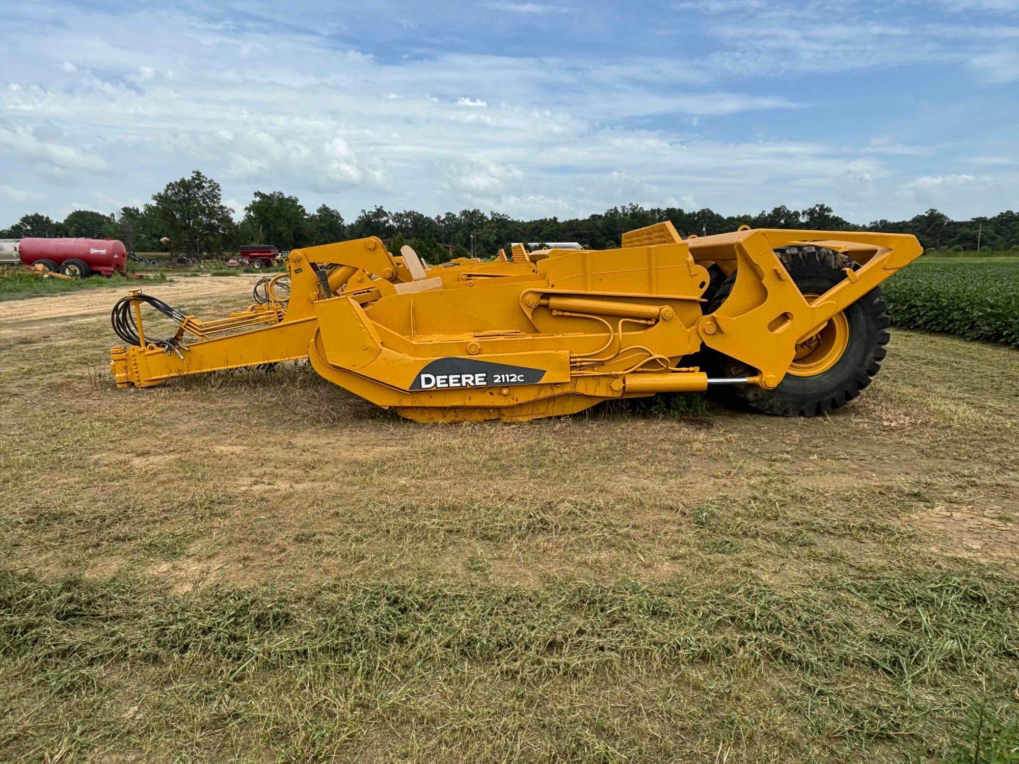 John Deere 2112C Soil Scraper