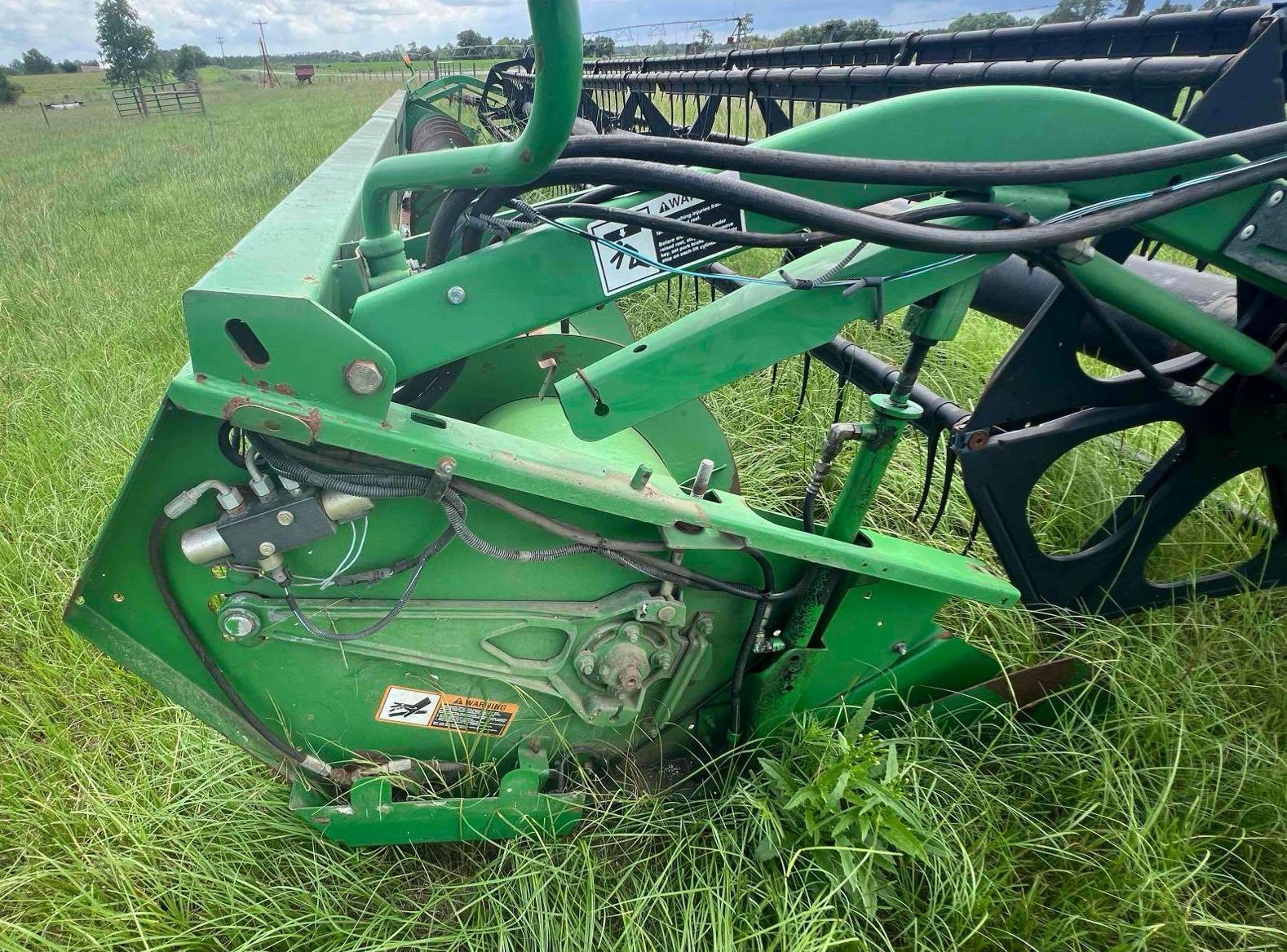 John Deere 630F 30' HydraFlex Header