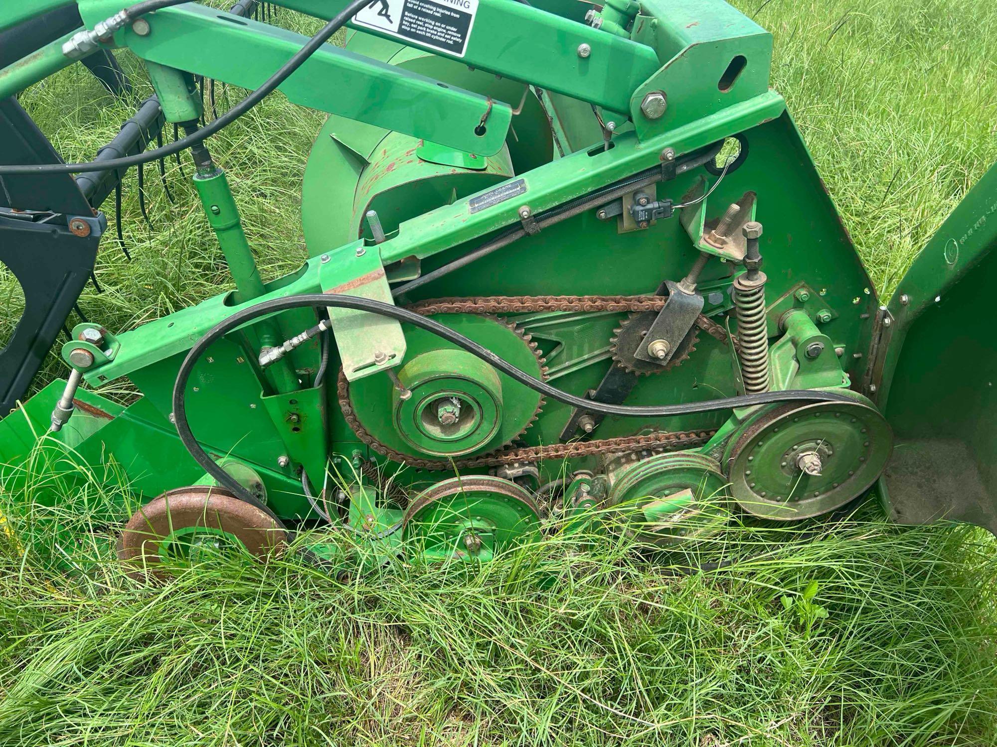 John Deere 630F 30' HydraFlex Header