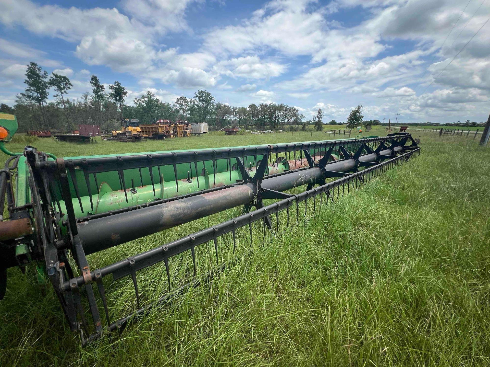 John Deere 630F 30' HydraFlex Header