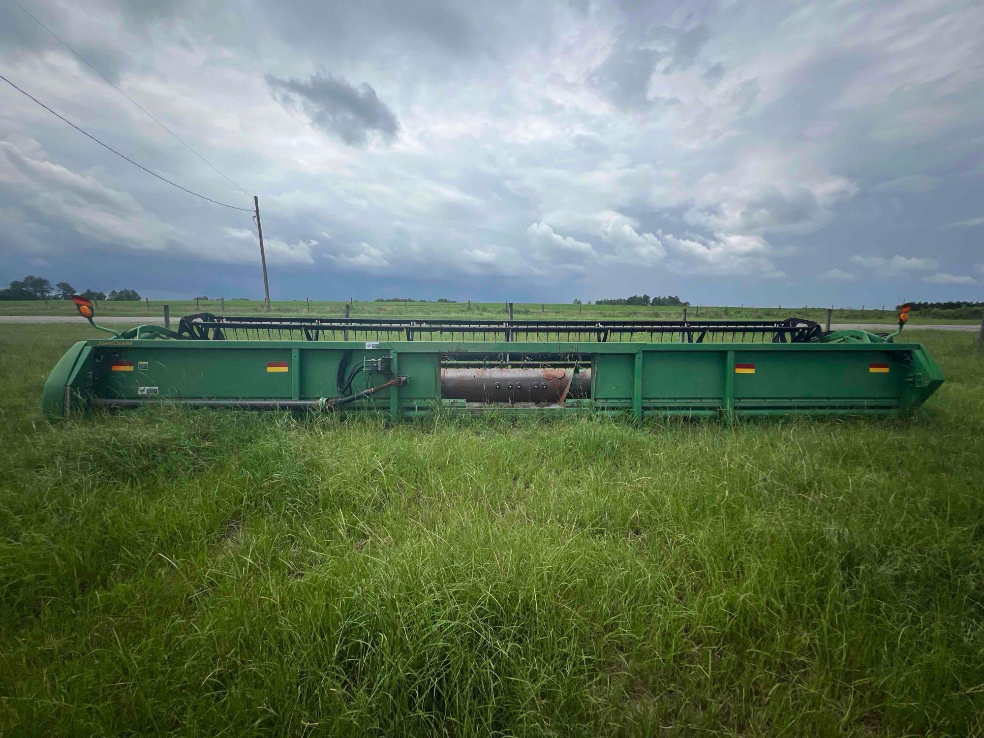 John Deere 630F 30' HydraFlex Header