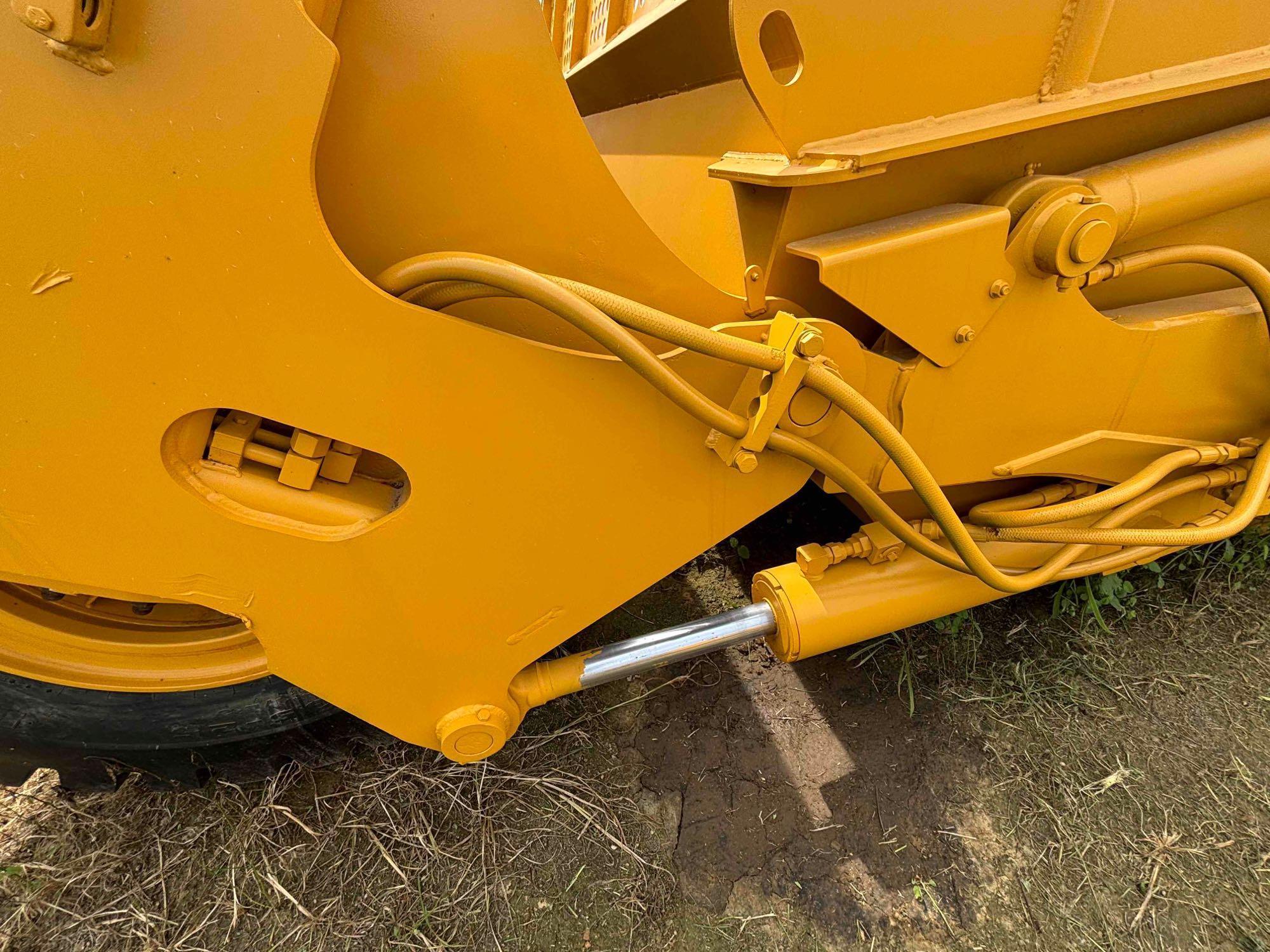 John Deere 2112C Soil Scraper