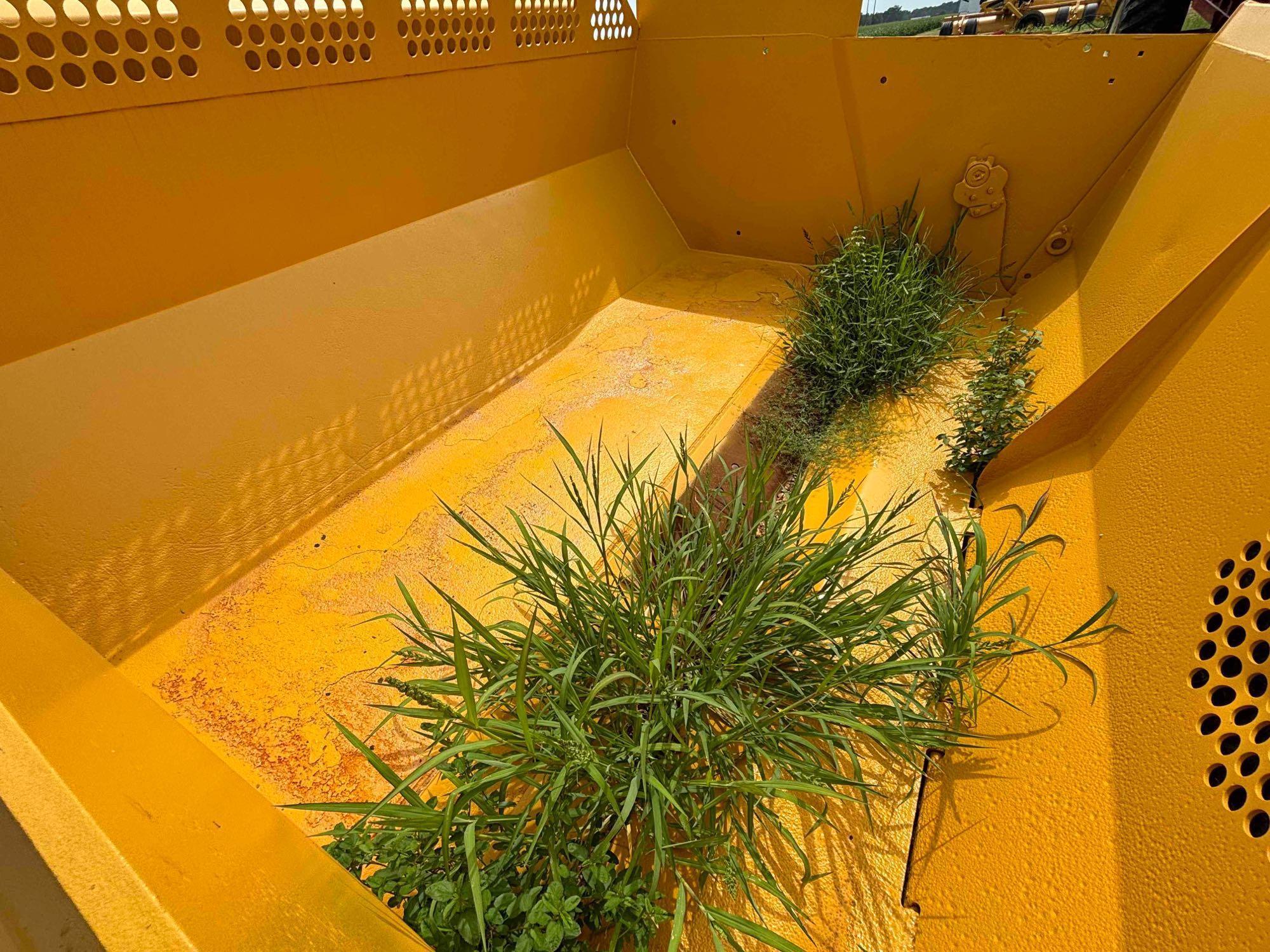 John Deere 2112C Soil Scraper