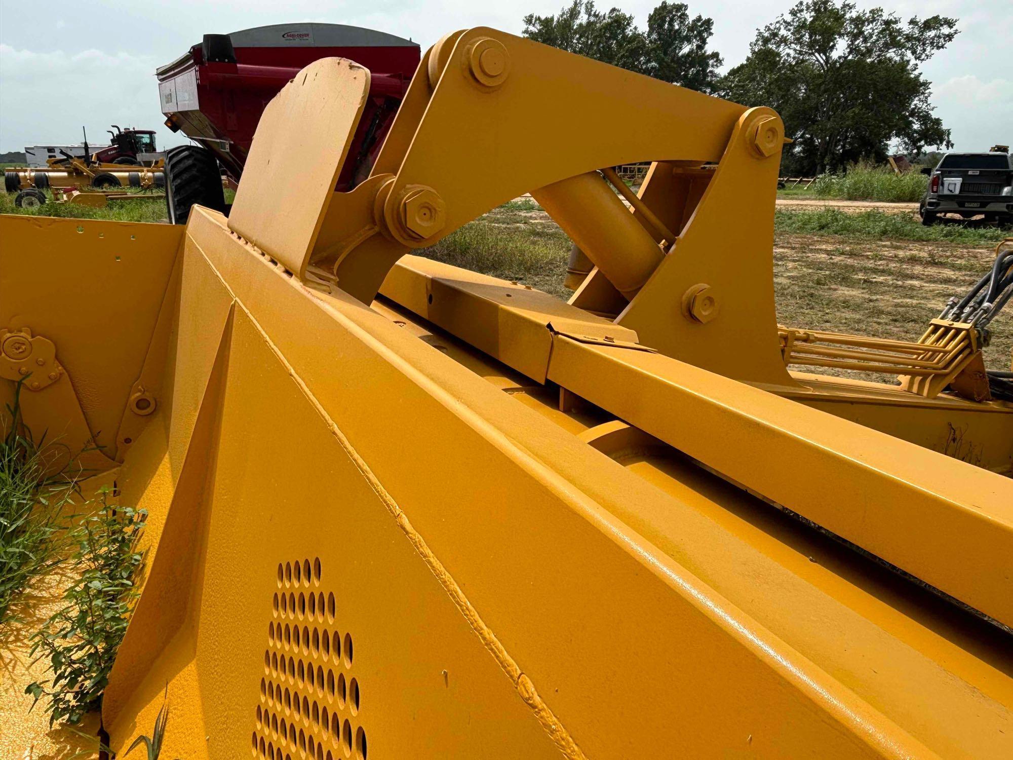 John Deere 2112C Soil Scraper
