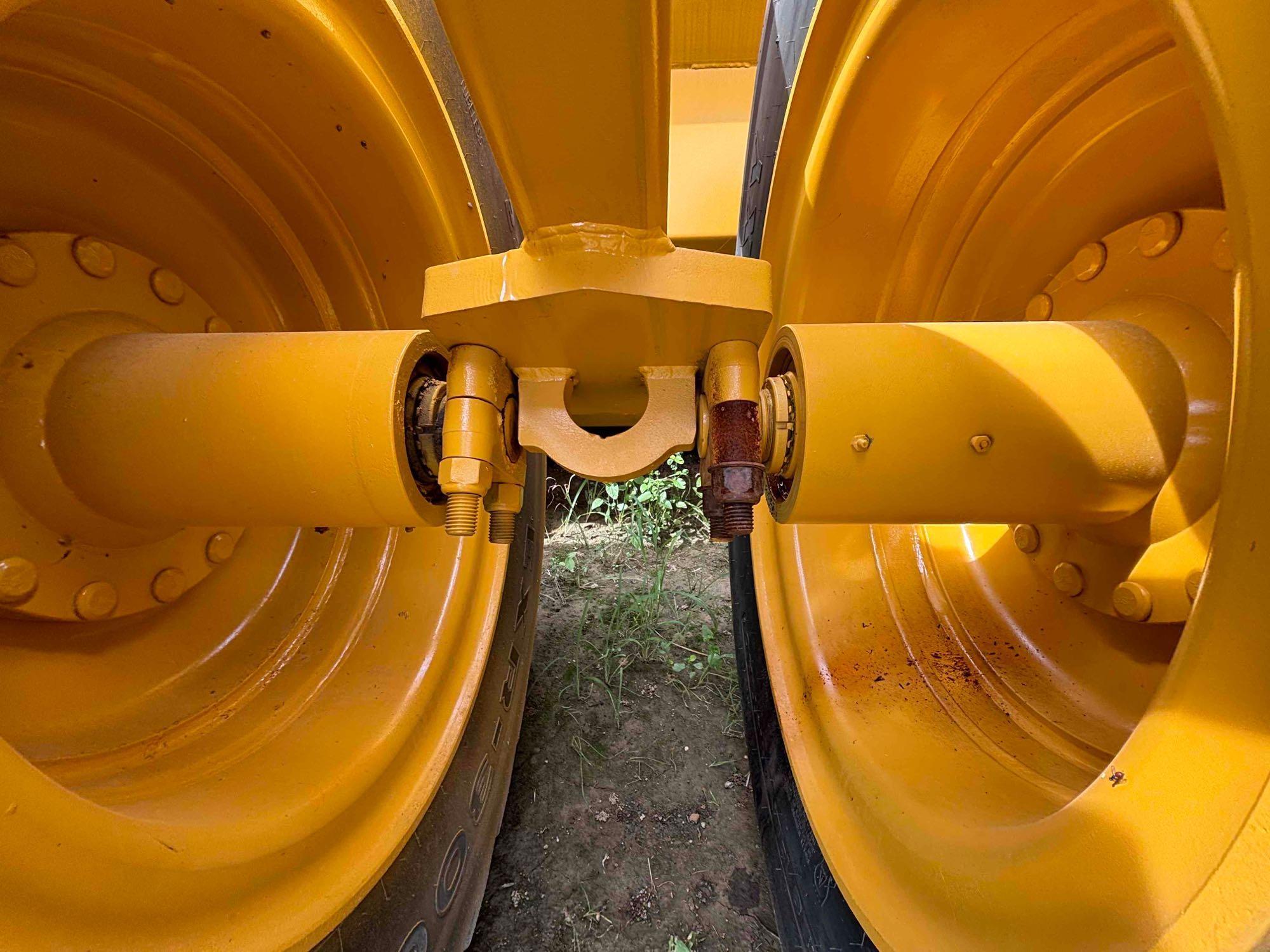 John Deere 2112C Soil Scraper