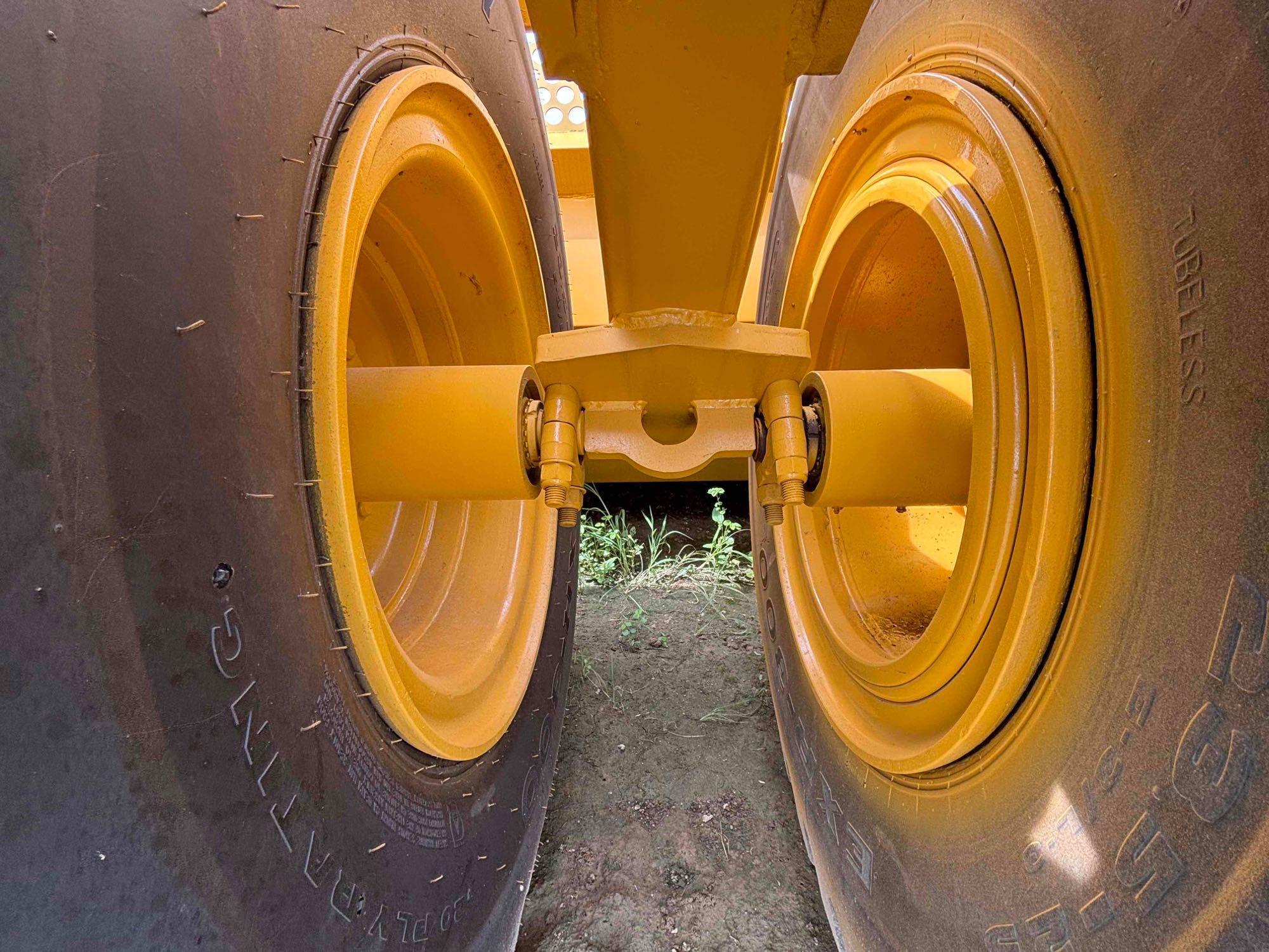John Deere 2112C Soil Scraper