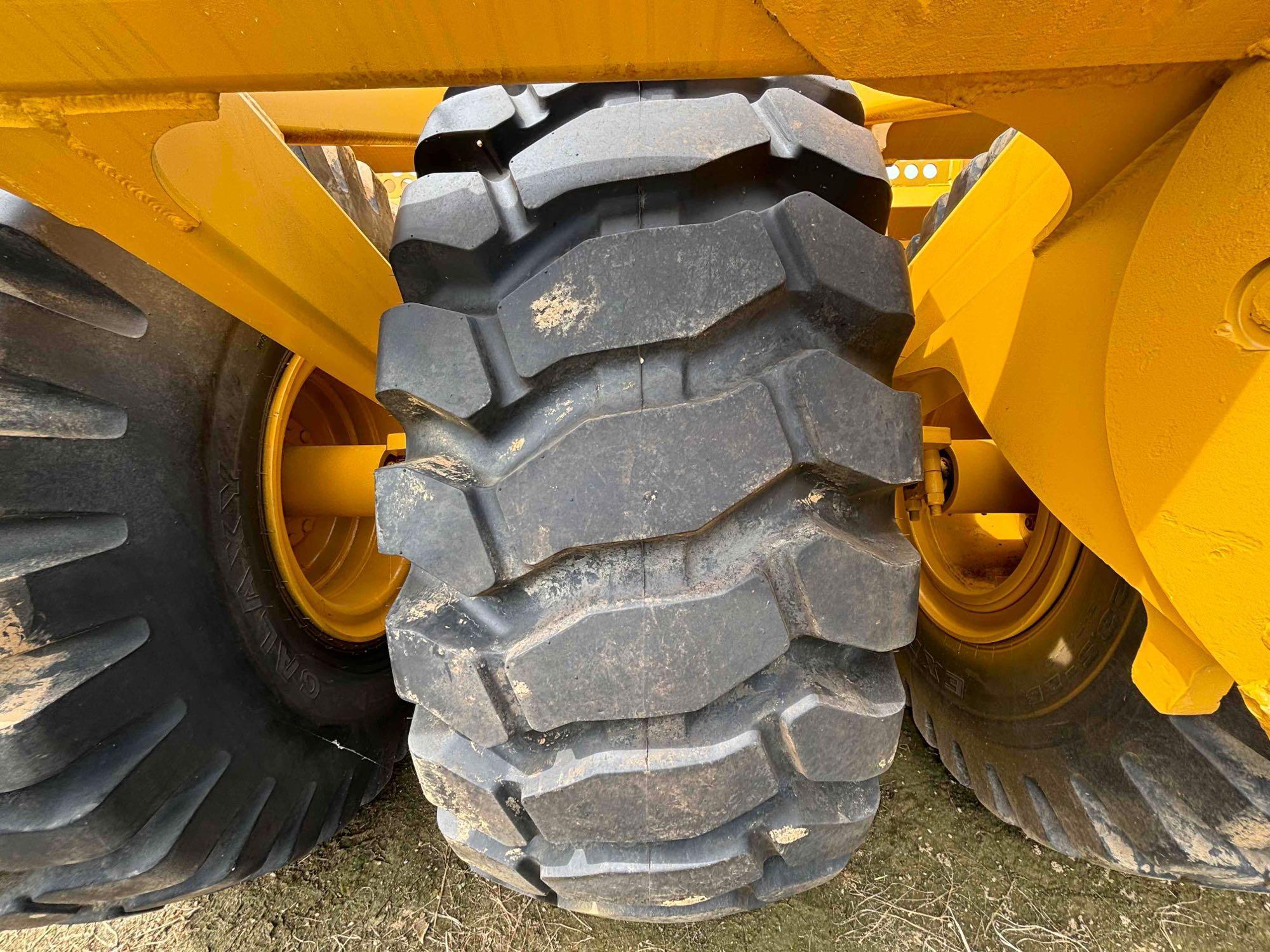John Deere 2112C Soil Scraper