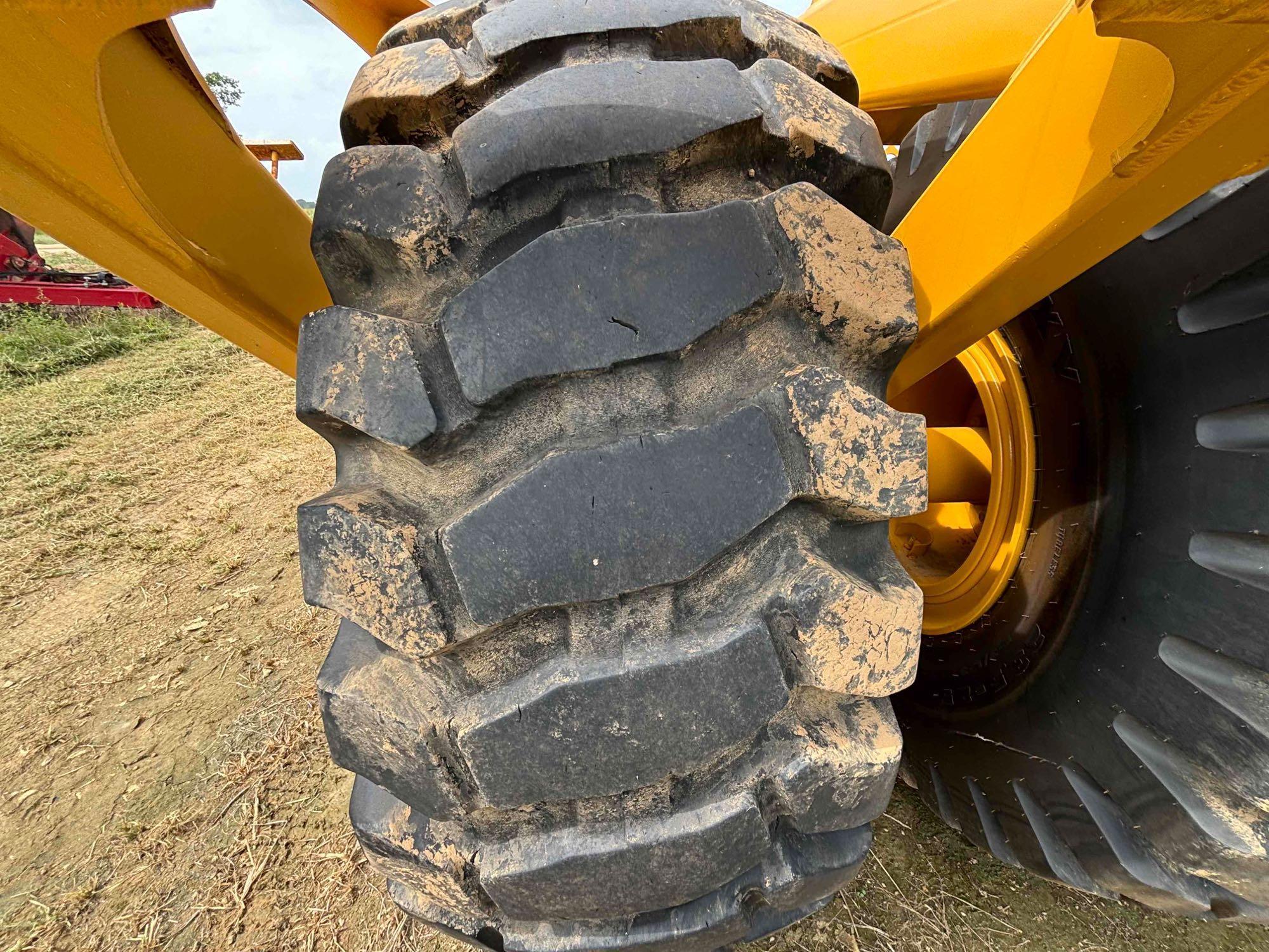 John Deere 2112C Soil Scraper
